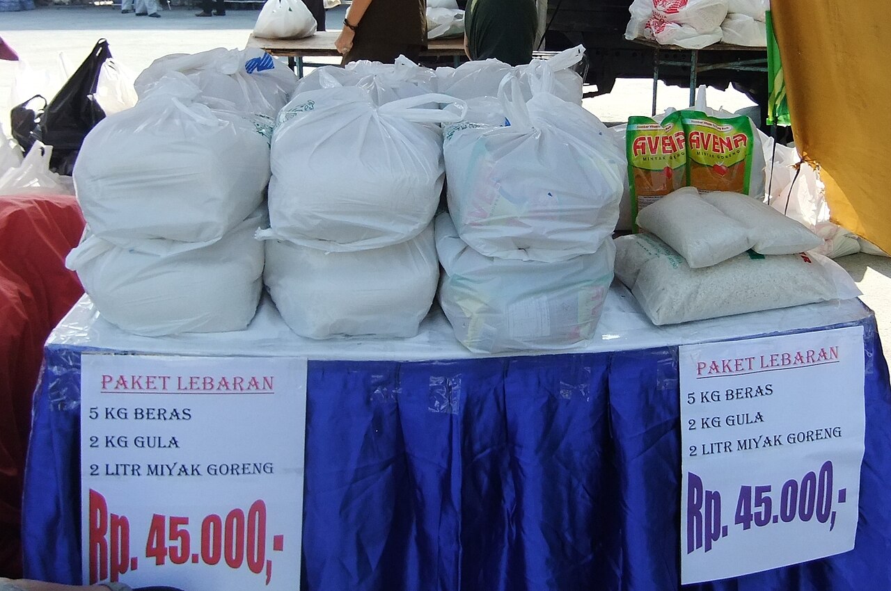 Penyaluran bansos piani